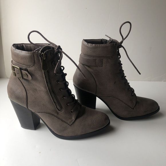 Daisy Fuentes Kloudie Brown Ankle Boots Zip Side Size 10M - Picture 2 of 10